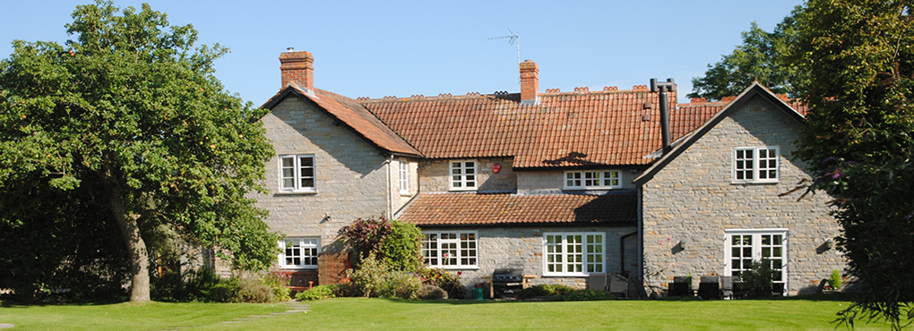 Luxury accommodation in Somerset sleeping 12 plus  four children